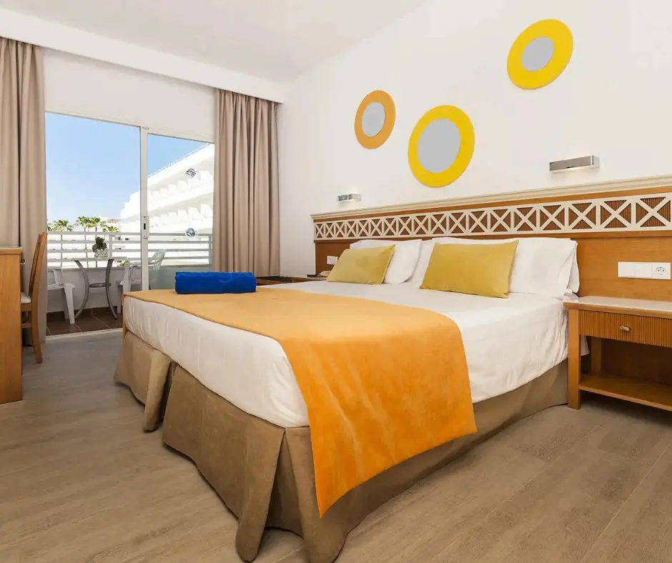 maiorca-hotel-globales-playa-santa-ponsa-park-camera-standard