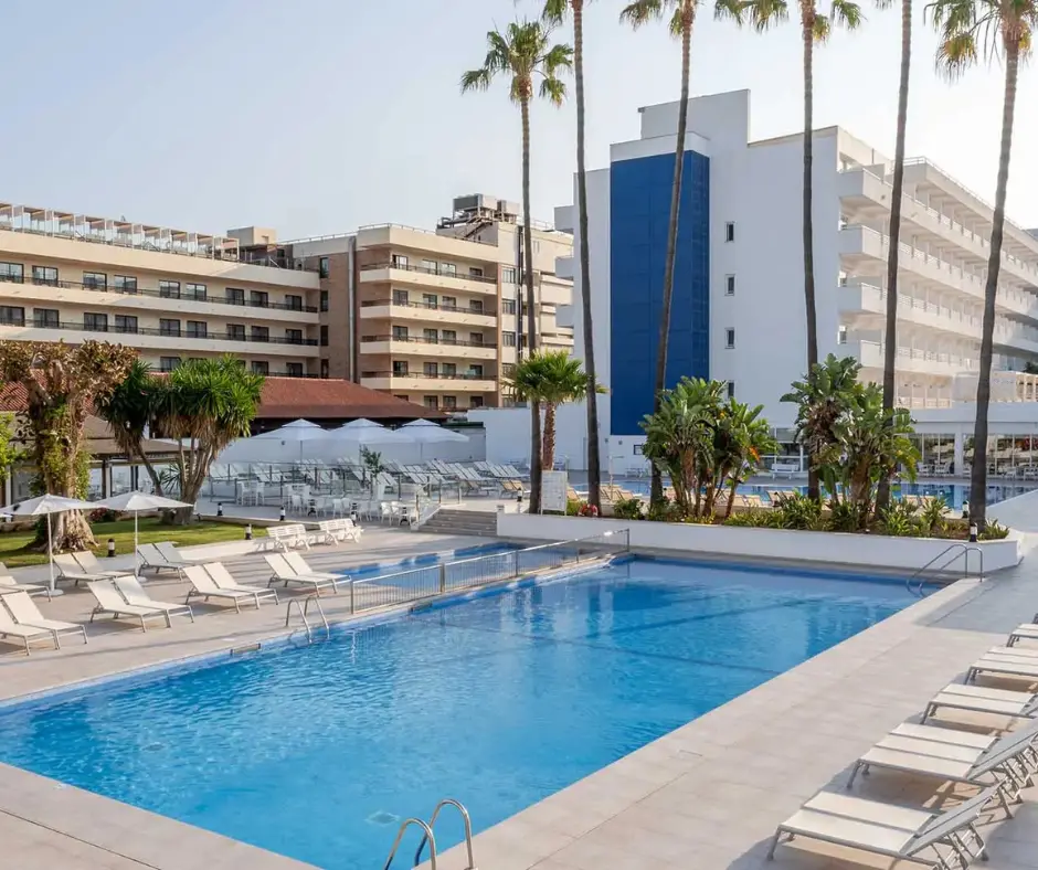 maiorca-hotel-globales-playa-santa-ponsa-park-piscina